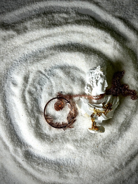 Circular Floral Necklace with Name & Zodiac sign | Women's
